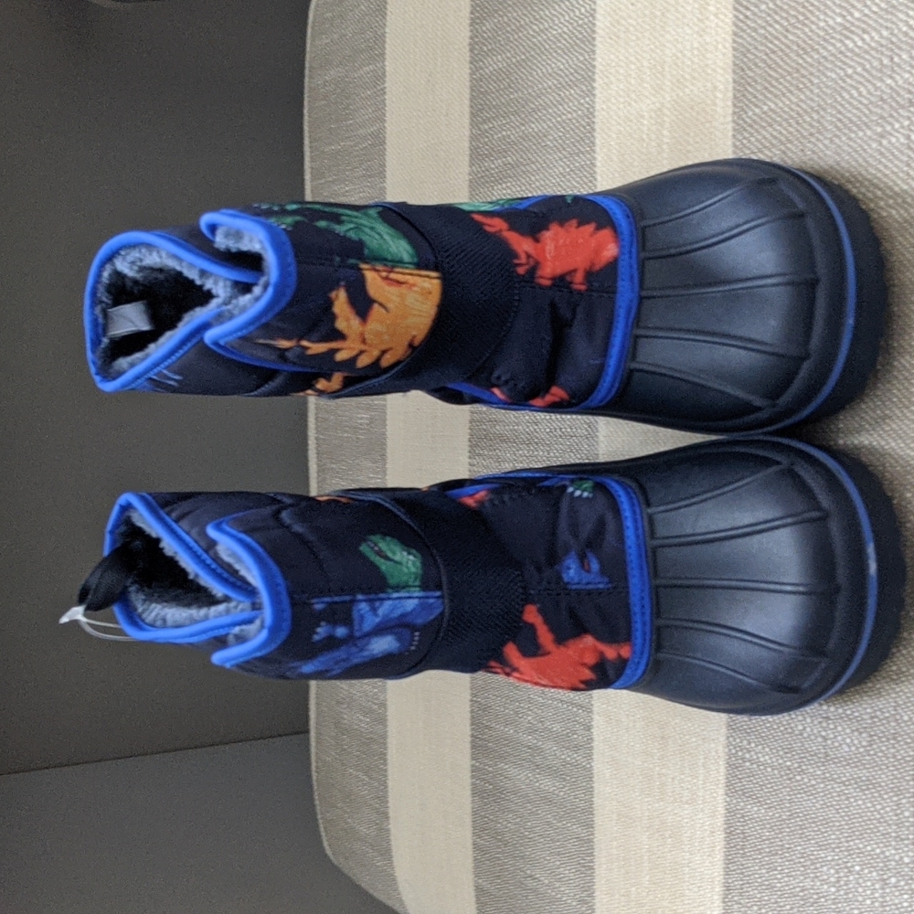 NWT Boys Snow Boots